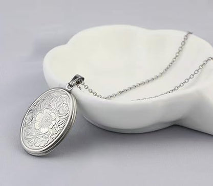 Gold Oval Flower Locket Necklace that Holds Pictures Photo Locket Pendant - color: SilverOval