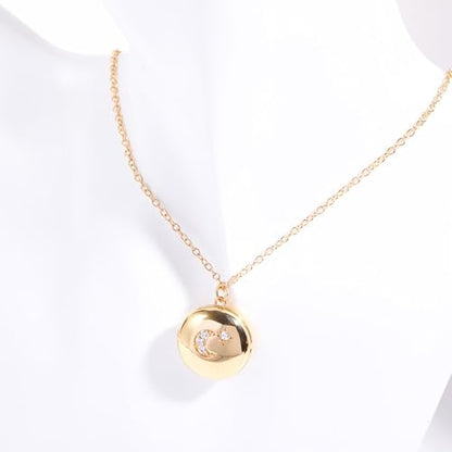 Gold Locket Necklace for Women Vintage, Heart Star Moon Butterfly Angel Holds Picture Photo Oval Locket Pendant Memorial Necklace Personalized Celestial Jewelry Birthday Gifts - style: Round Star Moon