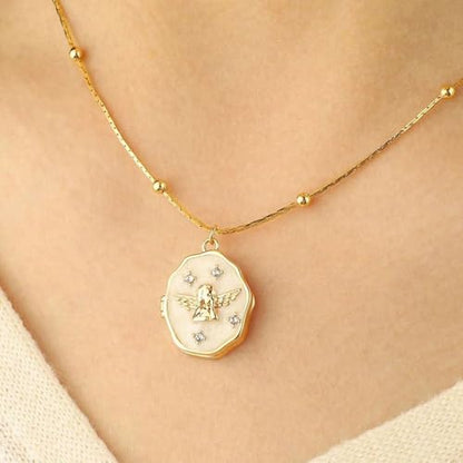 Gold Locket Necklace for Women Vintage, Oval Angel Shell Locket Pendant that Holds Picture Photo Memorial Necklace Personalized Protection Jewelry Birthday Gifts