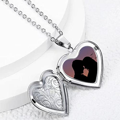 2 Pcs Locket Necklace that Holds Pictures Stainless Steel Locket Pendant Necklace Memory Photo Pendant Necklace for Women Girls - color: Heart style 6