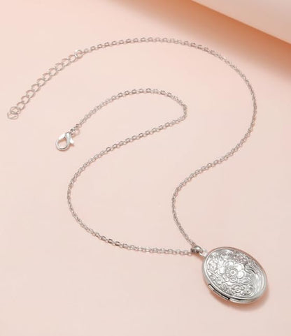 Locket Picture Pendant Heart Necklace,Retro Carved Flower Relief Pattern Oval Center Necklace Souvenir Memorial Clavicle Jewelry for Women - color: gold oval