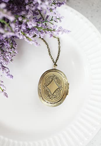 Handmade Oval Shaped Photo Locket with dried Pressed Flowers Locket pendant Necklace - style: Purple Larkspur