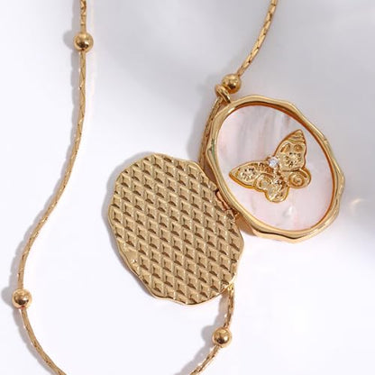 Gold Locket Necklace for Women, Vinatge Heart Oval Butterfly Angel Engraved Pendant that Holds Picture Photo Locket Memorial Necklace Personalized Jewelry Birthday Gifts - color: Oval Butterfly