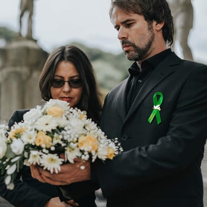 Geosar 100 Pcs Dove Funeral Memorial Ribbons Pins Memorial Service Respect Funeral Personalized Ribbon Bow with Safety Pins and White Dove for Mourning Mental Health Awareness Month Gifts(Green) - color: Green, style: Pigeon