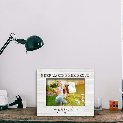 FONDCANYON Mom Memorial Picture Photo Frame, Bereavement Sympathy Gifts for Loss of Mother, Keep Making Her Proud Picture Frames, Memorial Gifts for Loss of Mom (5x7 Inch Photo)