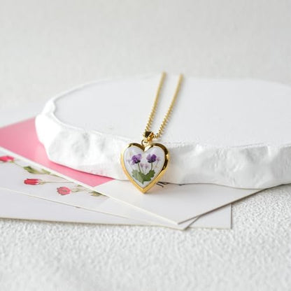Heart Locket Necklace That Holds Pictures Pressed Flower Photo Locket Pendant Necklace for Girl Women Gift for Her - style: purple baby‘s breath