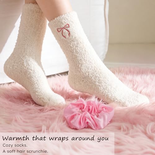 Birthday Gifts for Teen Girl & Women, Pink Bow Trendy Birthdays Gifts Box with Scented Candles, Greeting Card & Cute Accessories, Birthday Presents for Her, Best Friend, Sister, Daughters - color: Pink Bow