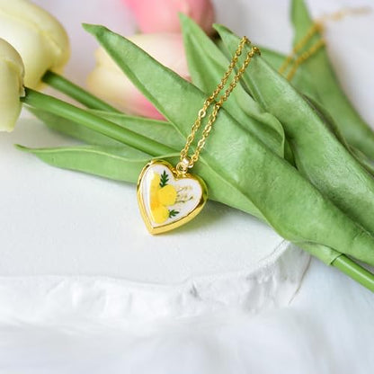 Heart Locket Necklace That Holds Pictures Pressed Flower Photo Locket Pendant Necklace for Girl Women Gift for Her - style: Little Narcissus