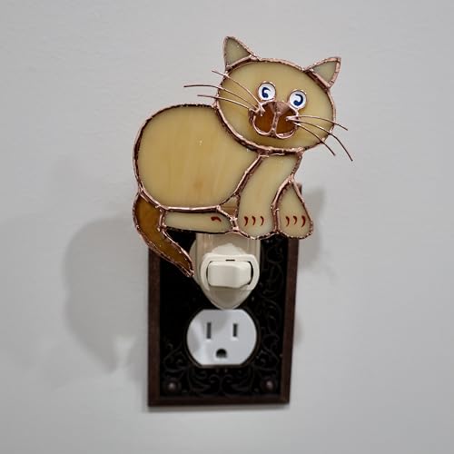 Gift Essentials Tan Cat Plug-in Night Light - Stained Glass Nightlight | Tan Cat Stained Glass Plug-in Nightlight with On/Off Rocker Switch. Includes One 4-Watt Replaceable Warm-Glow Bulb. - color: Tan Cat