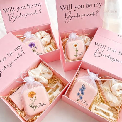 Ajiangwu Bridesmaid Gifts,Personalized Travel Jewelry Case with Custom Name,Small Jewelry Organizer for Rings, Necklaces, Bracelets, Earring,Bridesmaid Proposal Gifts Ideas - color: Design 2