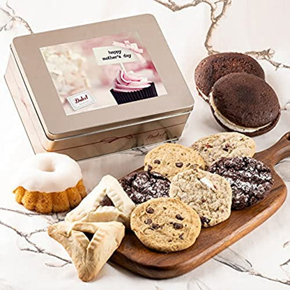 Gourmet Food Gift Baskets Mothers Day Cupcake Gift Baskets Gourmet Gifts Baskets for Women, Mom, Wife and Her Gourmet Food Gifts By Dulcet Gift Baskets - style: Mother's day