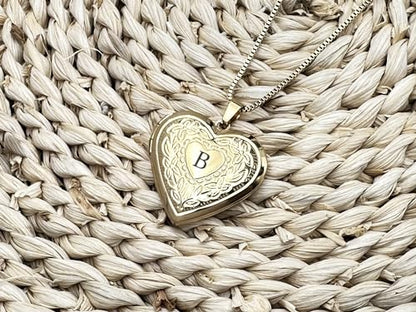 GOKING Love Heart Memory Locket Necklace Holds Pictures for Women - color: Letter B