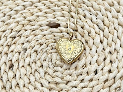 GOKING Love Heart Memory Locket Necklace Holds Pictures for Women - color: Letter B