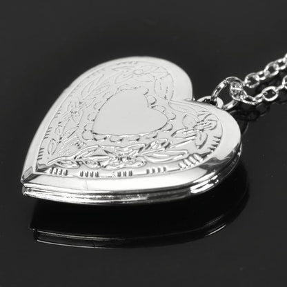 YALLNASL Heart Locket Necklace that Holds Pictures Silver Heart Shaped Locket Necklaces for Women Adults Photo Locket Necklace Lockets for Women Best Friends Gifts