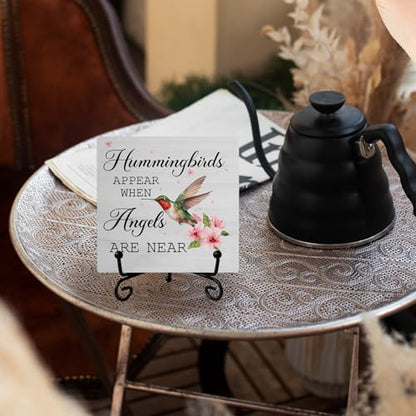 Hummingbird Memorial Wooden Desk Sign, Sympathy Gifts for Loss of Loved One, Hummingbirds Appear When Angels Are Near Memorial Wood Plaque With Stand for Home Room Decorations, 5x5 Inch