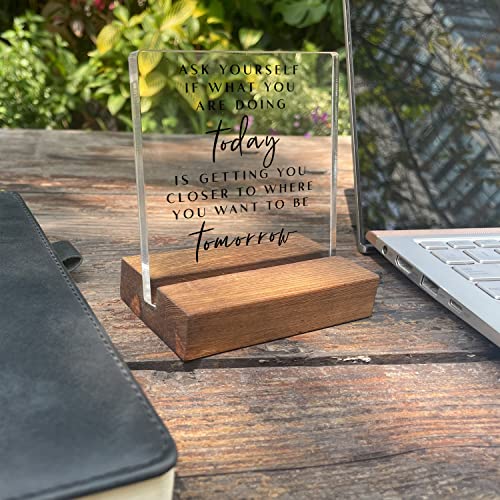 Inspirational Quotes Desk Sign, Motivational Minimalist Decor Art Acrylic Plaque With Wooden Stand Sign Home Office Desk Sign Gift for Women Colleague Friend Cowoker - style: Ask yourself