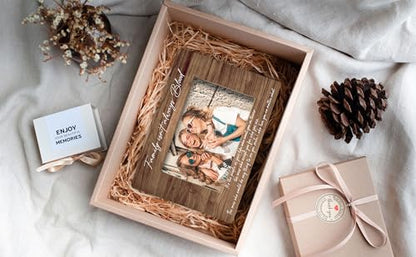 Best Friend Picture Frame, Family Isn't Always Blood Friends Picture Frame, Rustic Brown Family Photo Frames, Bestie Birthday Graduation Friendship Gifts Ideas, Home Office Tabletop Decor-f03 - size: Family Isn't Always Blood-03