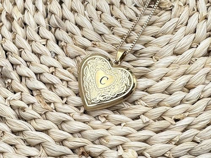 GOKING Love Heart Memory Locket Necklace Holds Pictures for Women - color: Letter C