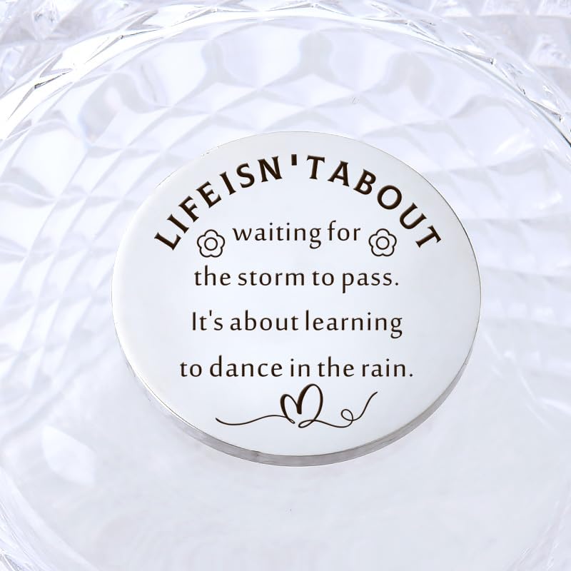 YALLNASL Grandma Aunt Mom Mothers Day Gift for Women Wife Grandpa Uncle Dad Fathers Day Presents for Men Husband Pocket Token - color: Dance in the Rain