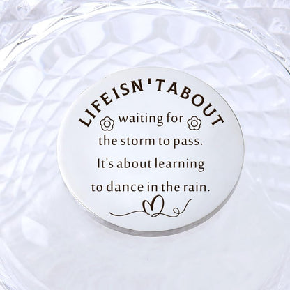 YALLNASL Grandma Aunt Mom Mothers Day Gift for Women Wife Grandpa Uncle Dad Fathers Day Presents for Men Husband Pocket Token - color: Dance in the Rain