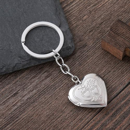 2PCS Elegant Heart Locket Keychain with Decorative Chain Stainless steel, Heart Pattern Design, Photo Frame Pendant - color: Heart-2