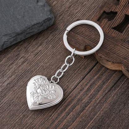 2PCS Elegant Heart Locket Keychain with Decorative Chain Stainless steel, Heart Pattern Design, Photo Frame Pendant - color: Heart-8