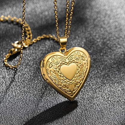 Gold Locket Necklace for Women, Vinatge Heart Oval Butterfly Angel Engraved Pendant that Holds Picture Photo Locket Memorial Necklace Personalized Jewelry Birthday Gifts - color: Heart/Gold