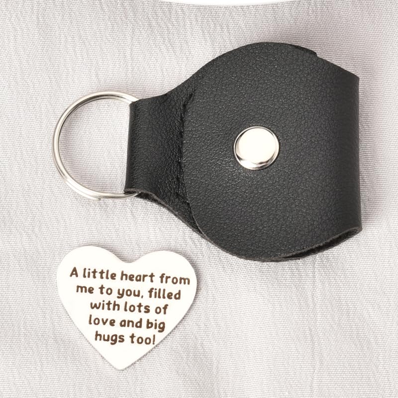 Pocket Hug Token Coin Gifts for Women Men Mom Dad Parents Birthday Christmas Gifts from Son Daughter Grandma Friends Bestie Moving Away Gift for Sister Husband Boyfriend Heart Pocket Keychain - color: A Little Heart from Me to You