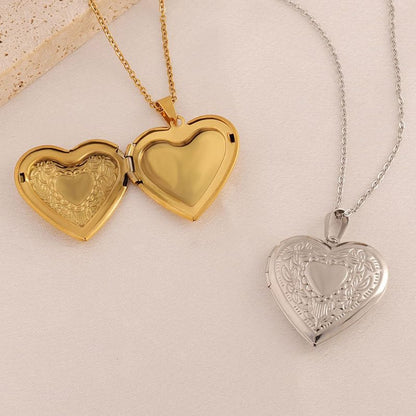 Vintage Engraved Flower Empaistic Photo Locket Pendant Necklaces Dainty Gold Silver Oval Round Heart Locket Hold Photo Picture Clavicle Chain Necklace for Women Men Souvenir Memorial Jewelry - style: Gold C