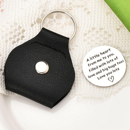 Sisadodo Pocket Hug Token Long Distance Relationship Keepsake Gifts for Son Daughter Birthday Christmas Gifts for Women Men - color: A Little Hug from Me to You
